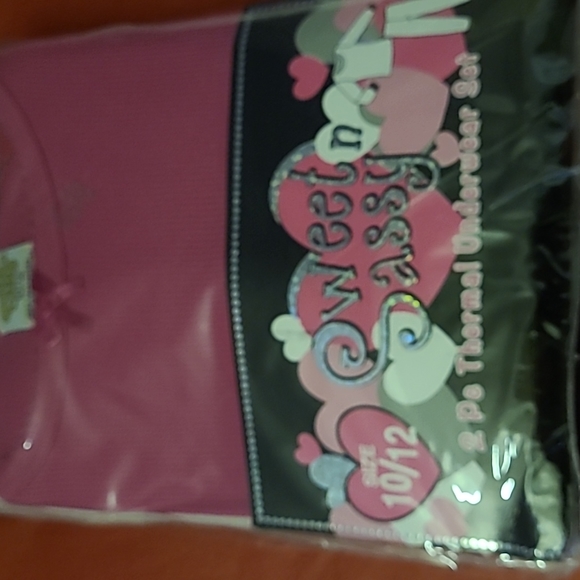 Sweet N Sassy Girl's 2 piece Thermal Underwear Set - Picture 2 of 4